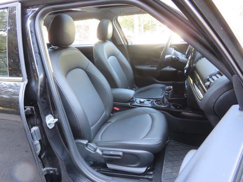 Used 2019 MINI Cooper Clubman image 10