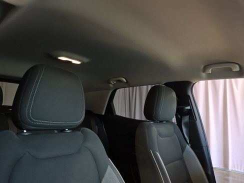 Used 2025 Chevrolet TrailBlazer LT FWD image 19