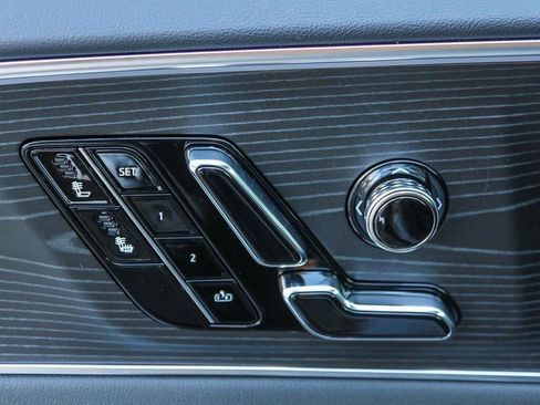 New 2026 Cadillac Lyriq Luxury image 21