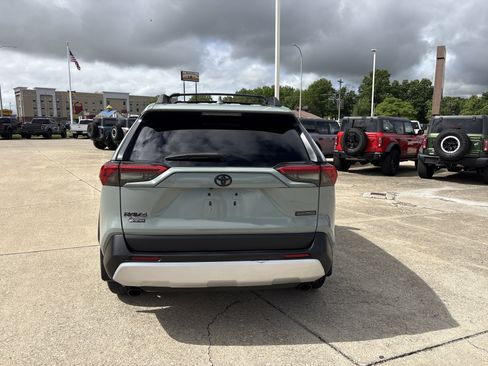 Used 2022 Toyota RAV4 Adventure w/ Convenience Package AWD/4WD image 4