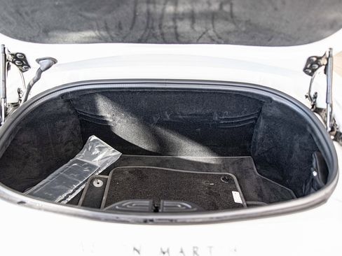 Used 2023 Aston Martin V8 Vantage image 11