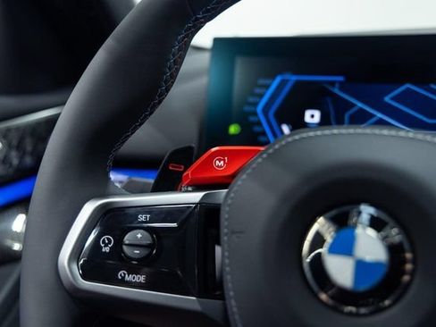 New 2027 BMW M5 Touring AWD/4WD image 19