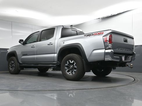 Certified 2022 Toyota Tacoma TRD Off-Road image 30