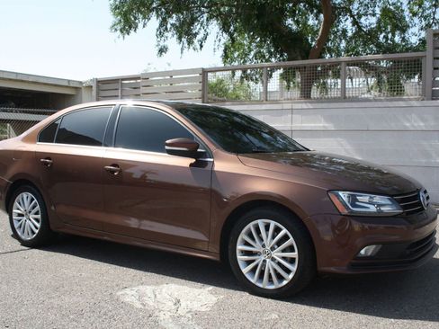 Used 2016 Volkswagen Jetta SEL Premium FWD image 3