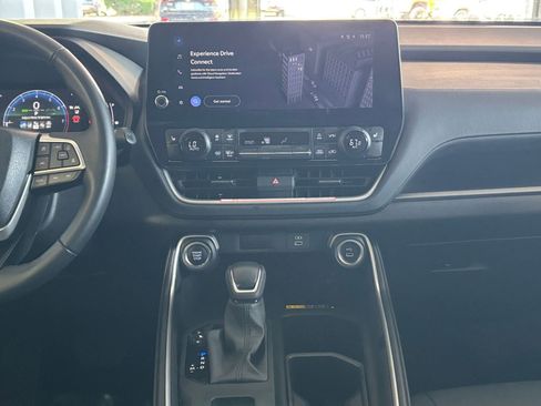 Used 2025 Toyota Grand Highlander FWD image 18