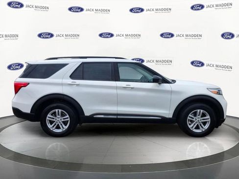 Certified 2022 Ford Explorer XLT w/ Equipment Group 202A AWD/4WD image 6