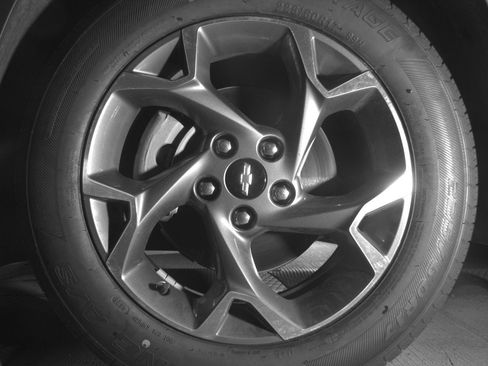 Used 2025 Chevrolet Trax LT image 12