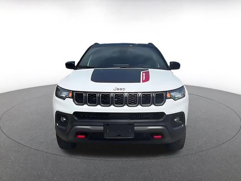 Used 2025 Jeep Compass Trailhawk AWD/4WD image 4