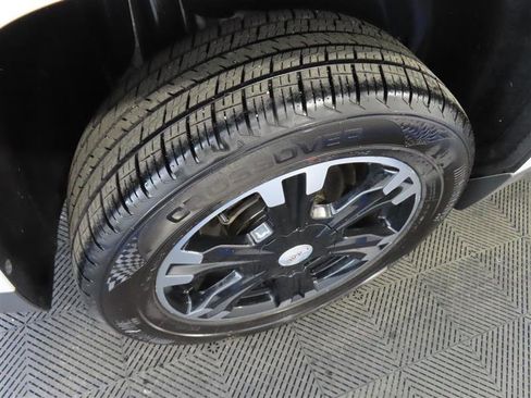 Used 2017 GMC Terrain SLE w/ Nightfall Package image 8