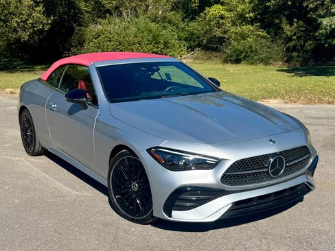 Used 2024 Mercedes-Benz CLE 450 4MATIC Cabriolet image 9