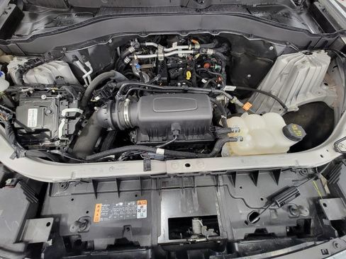 Used 2023 Ford Explorer XLT w/ Equipment Group 202A AWD/4WD image 39