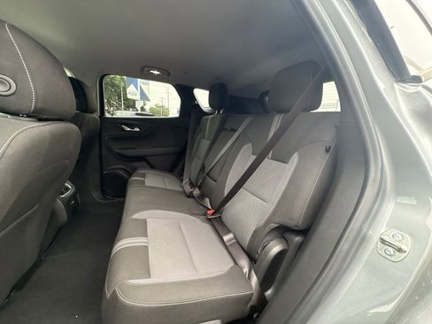 Used 2025 Chevrolet Blazer LT FWD image 8