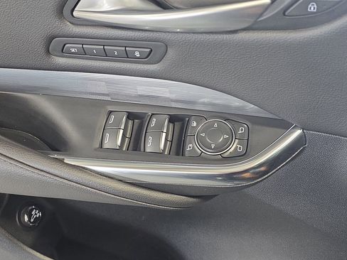 Used 2025 Cadillac XT4 Premium Luxury image 27