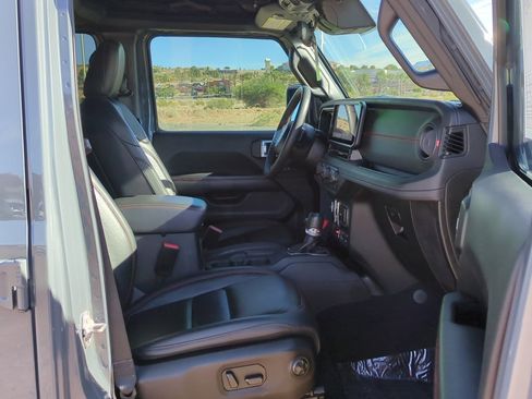 Used 2024 Jeep Wrangler Unlimited Rubicon w/ Convenience Group image 29