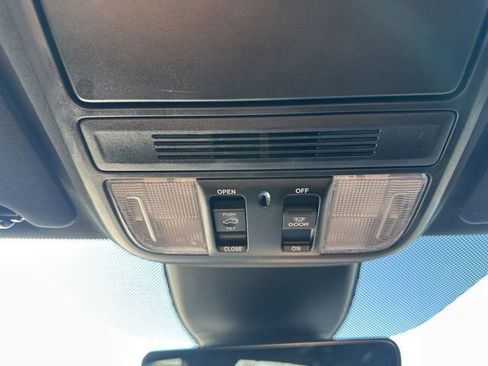 Used 2023 Honda Odyssey Sport image 25