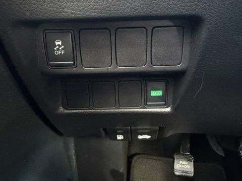 Used 2017 Nissan Rogue Sport SV FWD image 36