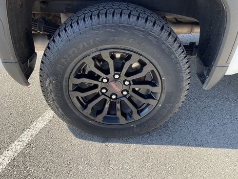 Used 2022 GMC Sierra 1500 AT4X image 7