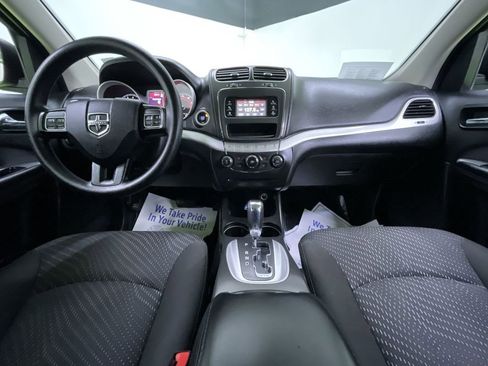 Used 2020 Dodge Journey SE image 17