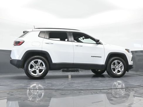 Used 2023 Jeep Compass Latitude AWD/4WD image 57