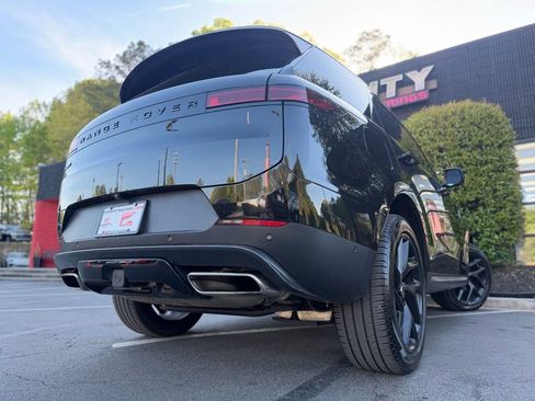 Used 2024 Land Rover Range Rover Sport SE image 13