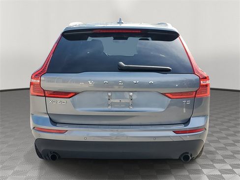 Used 2020 Volvo XC60 T5 Momentum image 3