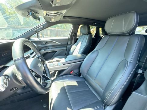 Used 2024 Cadillac Lyriq Luxury RWD image 13