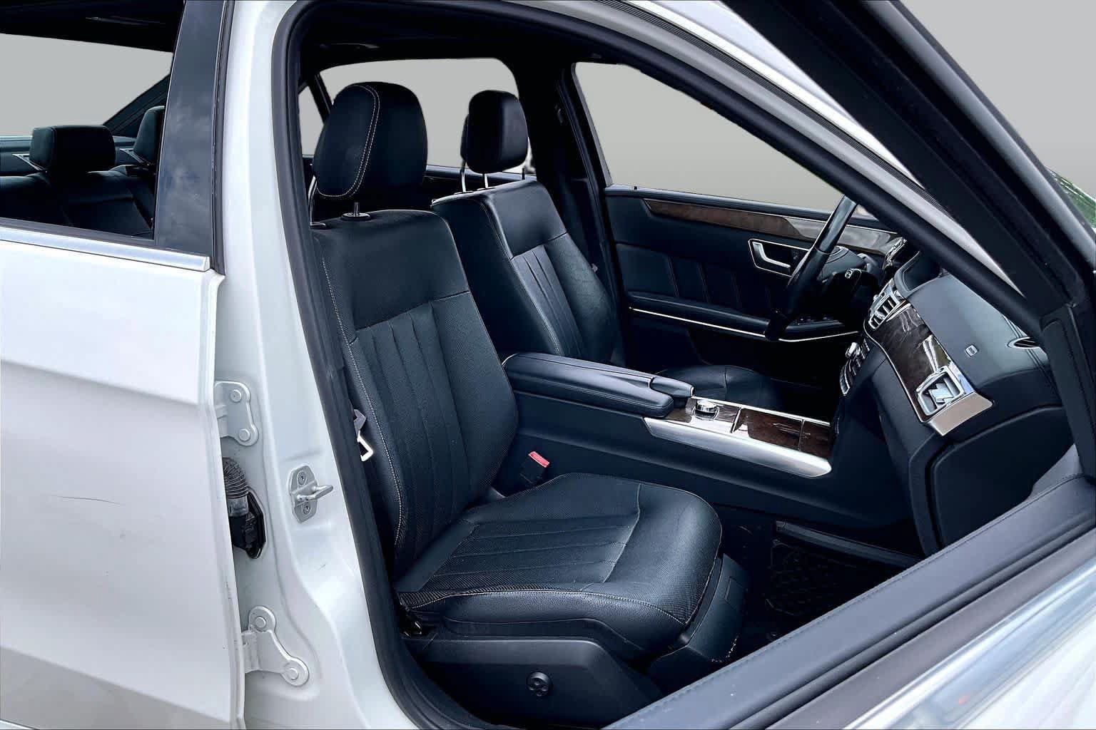 Used 2015 Mercedes-Benz E 400 4MATIC Sedan image 8