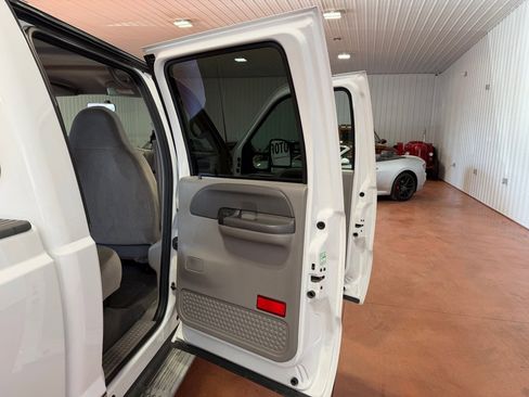 Used 2001 Ford F250 2WD Crew Cab Super Duty image 24