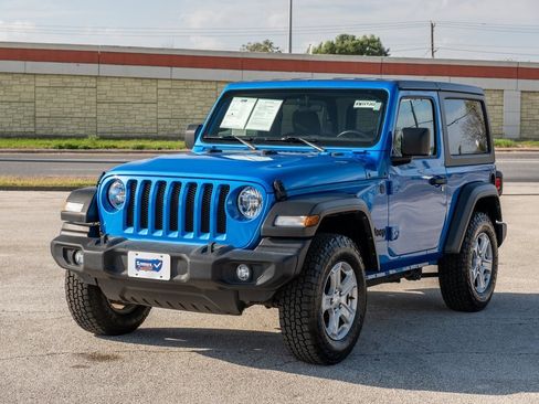 Used 2022 Jeep Wrangler Sport S image 3