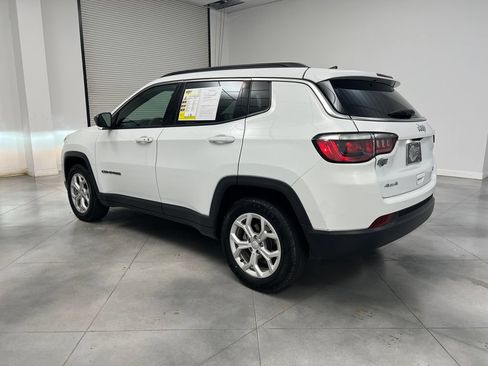 Used 2024 Jeep Compass Latitude AWD/4WD image 5