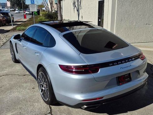 Used 2017 Porsche Panamera 4 image 6