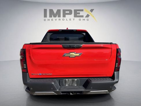 Used 2026 Chevrolet Silverado EV LT AWD/4WD image 4