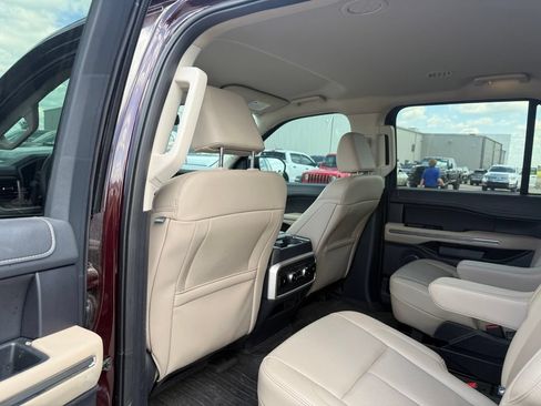 Used 2024 Ford Expedition Max XLT AWD/4WD image 8