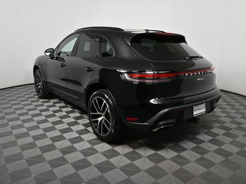Certified 2025 Porsche Macan image 3