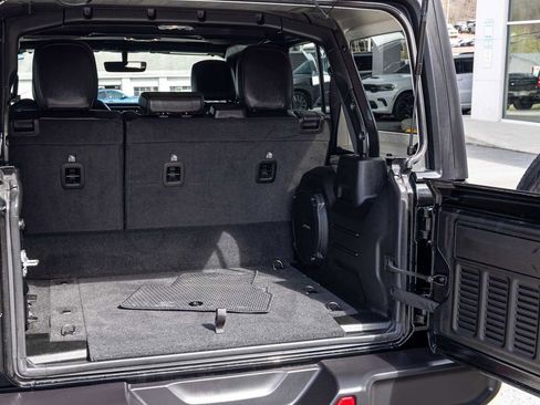 Used 2023 Jeep Wrangler Unlimited Sahara w/ Cold Weather Group image 34