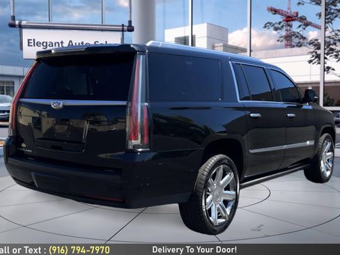 Used 2017 Cadillac Escalade ESV Premium Luxury AWD/4WD image 5