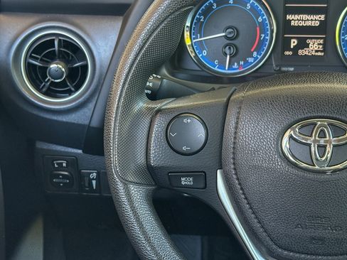 Used 2018 Toyota Corolla LE FWD image 27