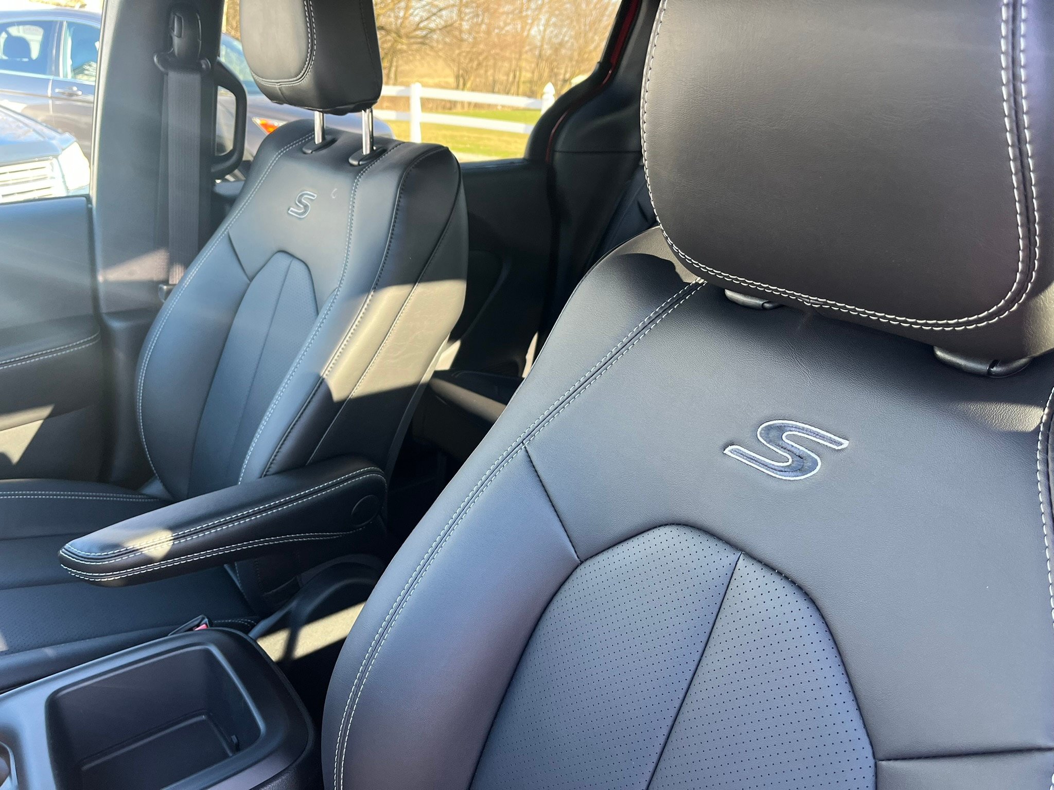 New 2026 Chrysler Pacifica Select w/ S Appearance Package FWD image 18
