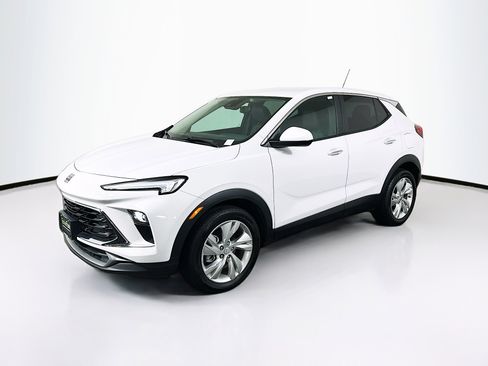 Used 2025 Buick Encore GX Preferred FWD image 3