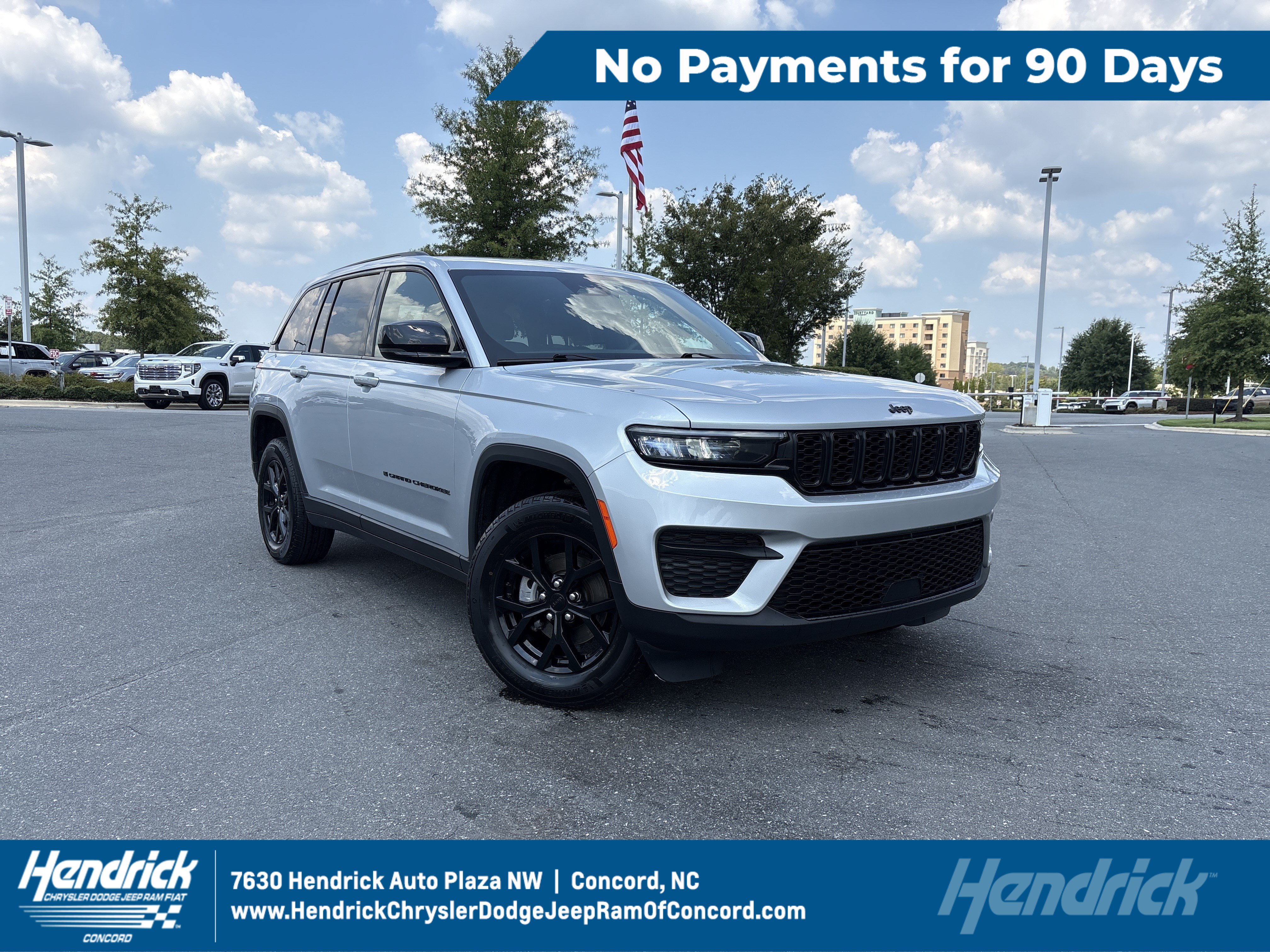 Used 2025 Jeep Grand Cherokee Altitude AWD/4WD image 1