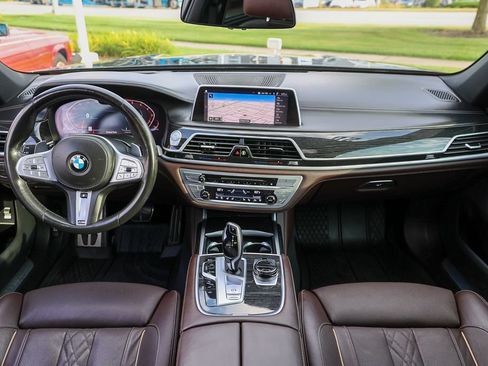 Used 2020 BMW 750i xDrive w/ Executive Package AWD/4WD image 7