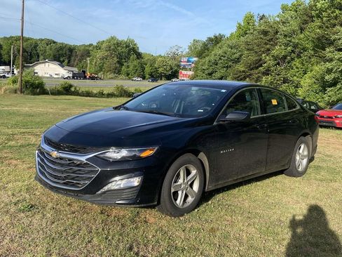 Used 2024 Chevrolet Malibu LT FWD image 1