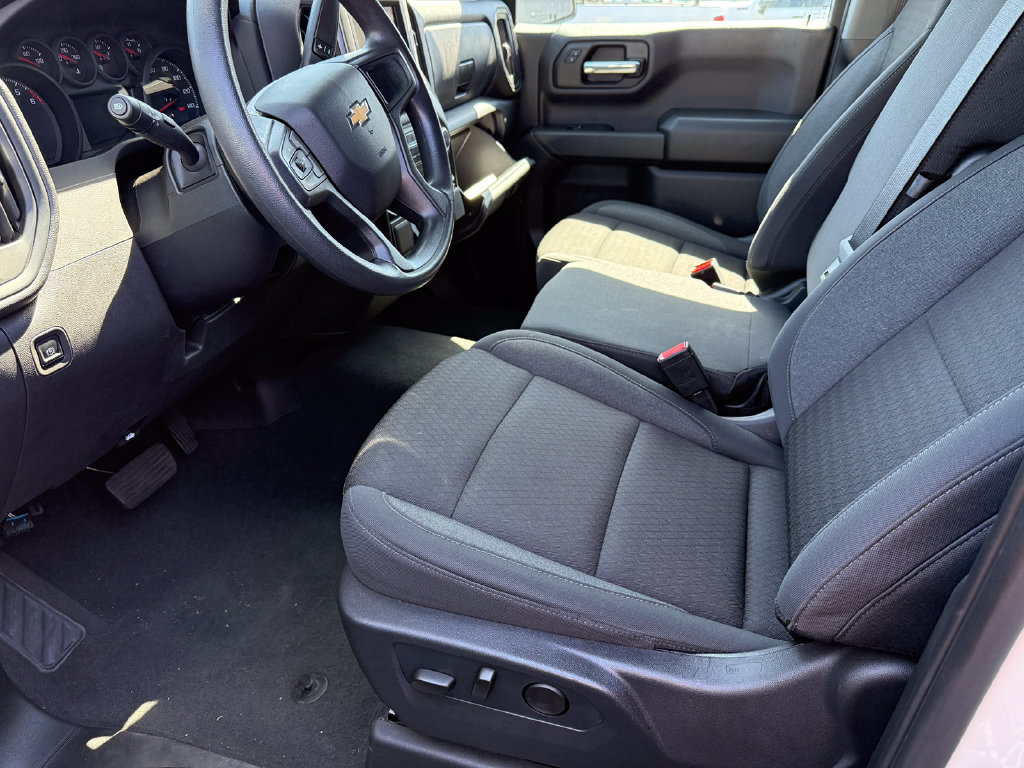Used 2026 Chevrolet Silverado 1500 Custom w/ Turbomax Blackout Package AWD/4WD image 17
