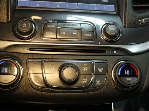 Used 2015 Chevrolet Impala LT FWD image 22
