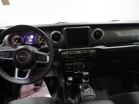 Used 2023 Jeep Wrangler Unlimited Sahara AWD/4WD image 13