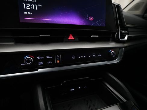 Used 2023 Kia Sportage EX w/ EX Premium Package image 21