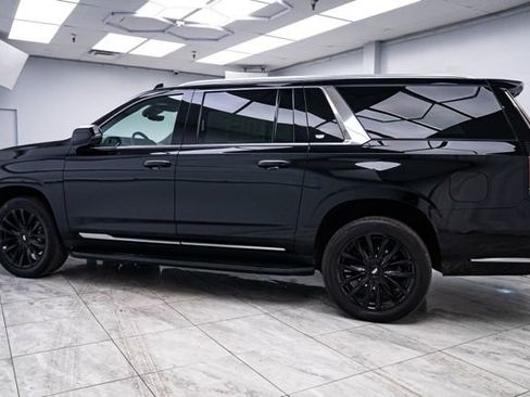 Used 2021 Cadillac Escalade ESV Premium Luxury image 3