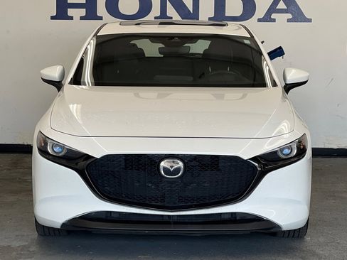 Used 2019 MAZDA MAZDA3 Premium image 8