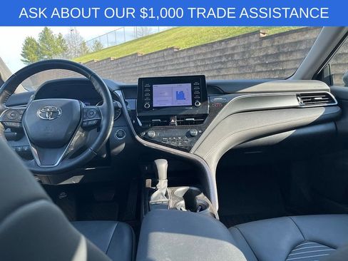 Used 2023 Toyota Camry SE w/ Cold Weather Package image 10