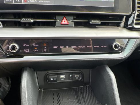 Certified 2025 Kia Sportage EX w/ Premium Package AWD/4WD image 57